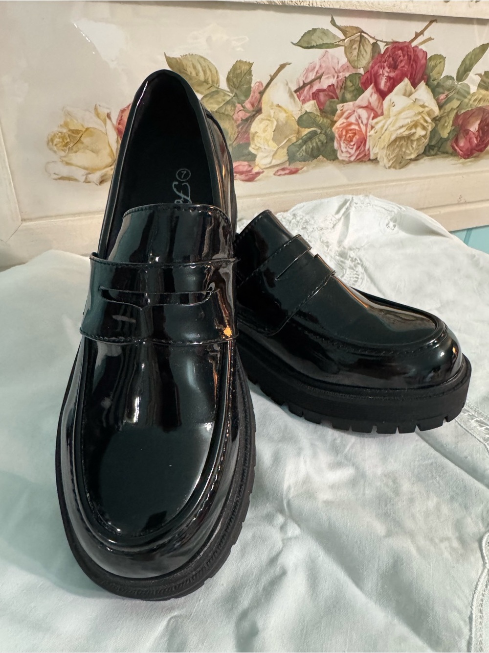 Forever Women’s Black Patent Penny Loafers Great Condition